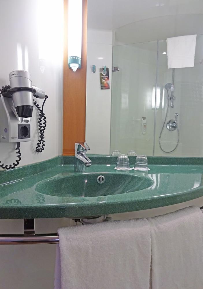 Ibis Koeln Frechen Hotel Bagian luar foto